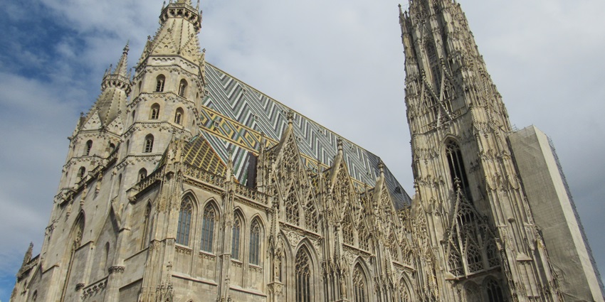 A view of St. Stephen’s Cathedral, one of the top places to visit in Vienna in May.