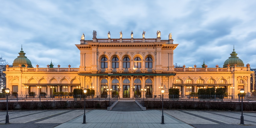 An image of Vienna's Stadtpark, one of the best places to visit in Vienna in May.