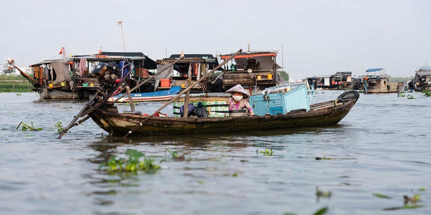 Boating at Mekong River is one of the best things you can do in Laos for a good time.