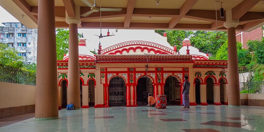 Elegant architectural work, there are plenty of other things to see and learn about the shrine.
