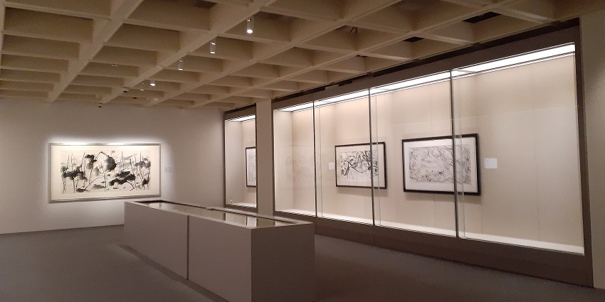 Hong Kong Museum of Art allows you to participate in various exhibitions.