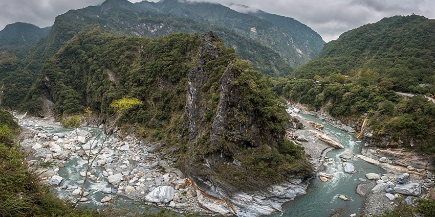 Breathtaking Taroko Gorge with dramatic cliffs, is among the places to visit in Taiwan in July.