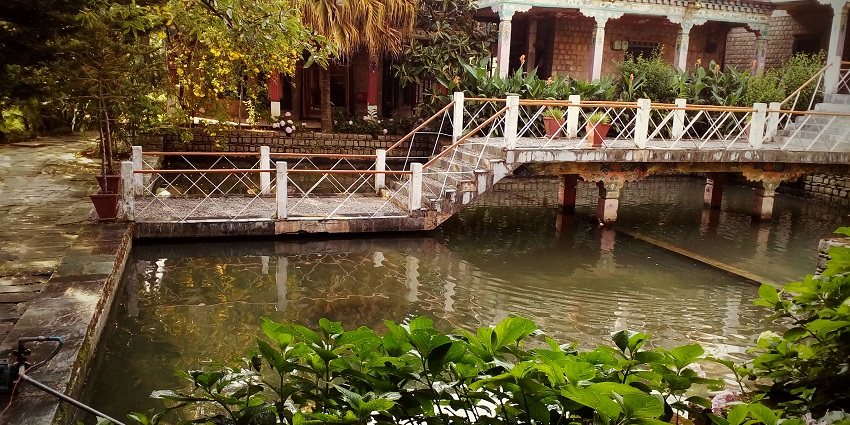 A peaceful Tibetan Buddhist monastery near Dharamsala, offering spiritual retreats, is highlighted in the Palampur travel guide