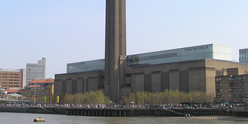 An image of Tate Modern, one of the places near the Natural History Museum, London.