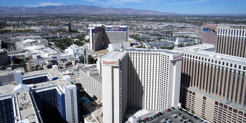 Stunning view from the High Roller Ferris wheel in Las Vegas, perfect for a romantic evening.