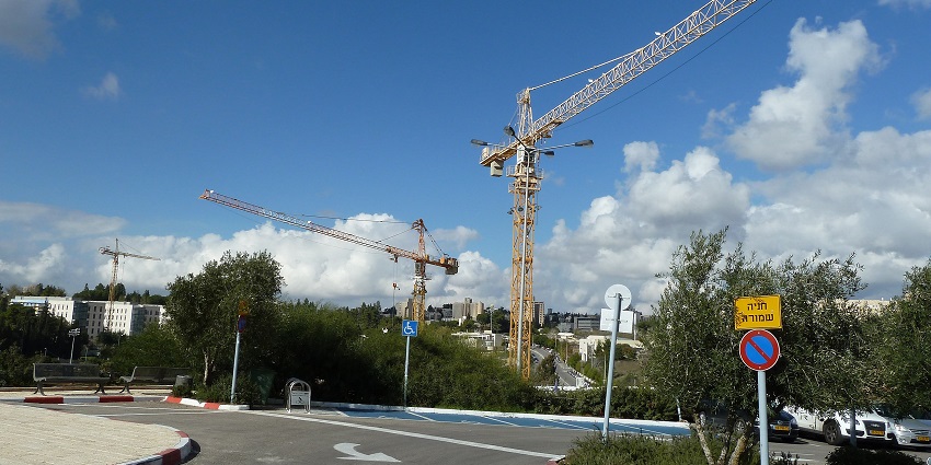 Extensive archaeological museum displaying Israel’s rich ancient history and discoveries