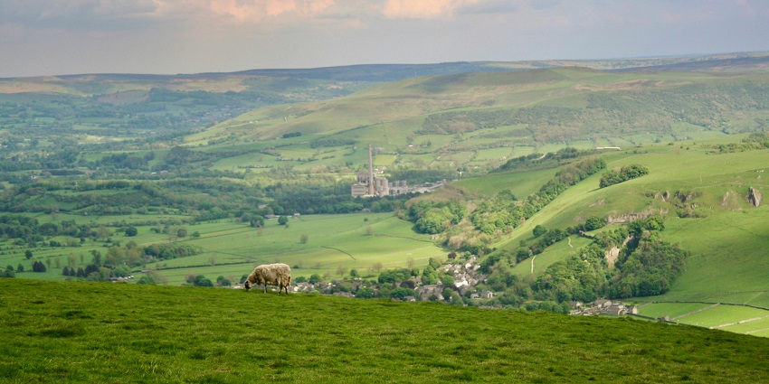 A stunning picture of Derbyshire, which is one of the places to visit in England.