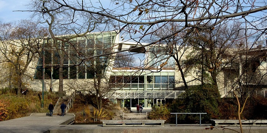 A beautiful view of the Peggy Notebaert Nature Museum in Chicago, one of the best art museums in Illinois