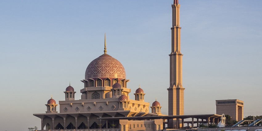 Snapshot of the beautiful Putra mosque which sis being reflected in the lake