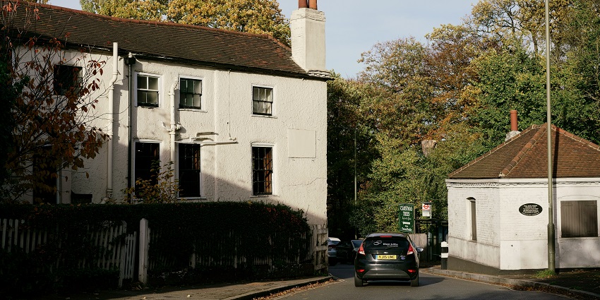 An image of The Spaniards Inn in Hampstead Heath, London