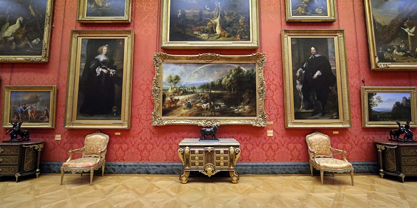 Image of the Gallery in the Wallace Collection, a famous place near Sherlock Holmes Museum.