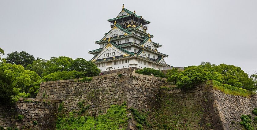 Things to do in Osaka include exploring the history, culture, food, parks, and vibrant streets.