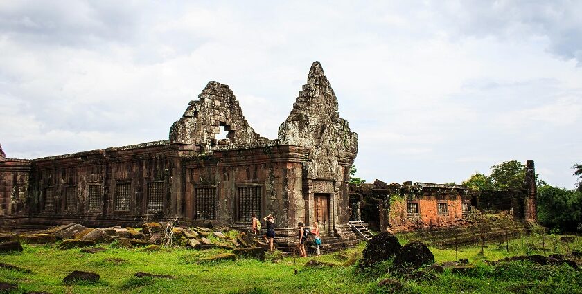 let your senses go on a tour with these amazing things to do in laos for travellers.