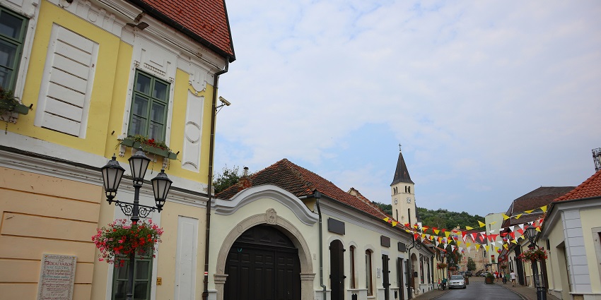 A picture of one of the roads in Tokaj, which is a popular place to visit in Hungary.