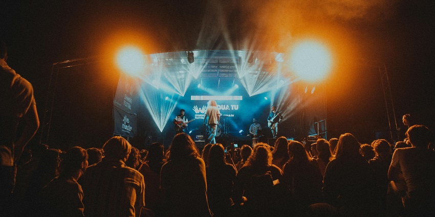 An image of the music fans enjoying the Treasure Island Music Festival, one of the best San Francisco Music Events.