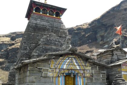 Tungnath travel guide offers scenic treks, spiritual experiences, and breathtaking Himalayan views.