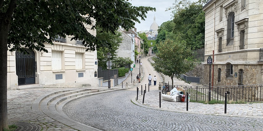 Dalida Square is a charming square in Montmartre dedicated to singer Dalida.