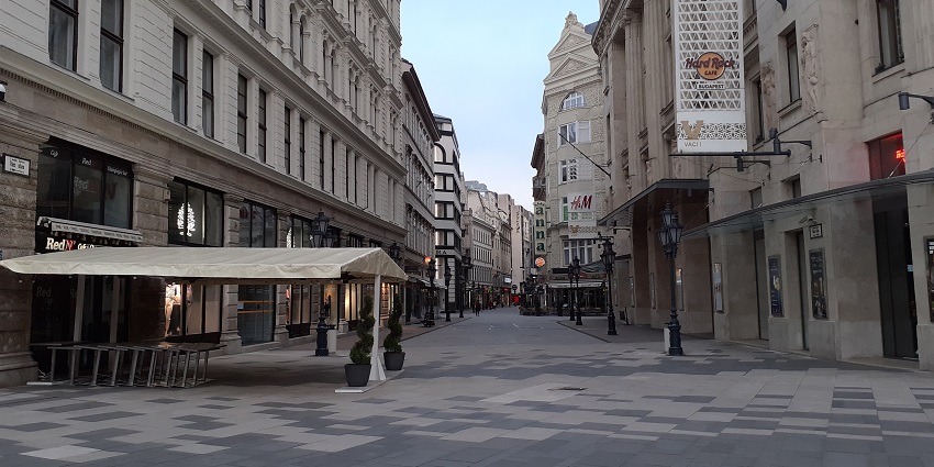 An image of couples at Váci Street, among the top spots for Valentine's Day in Budapest.