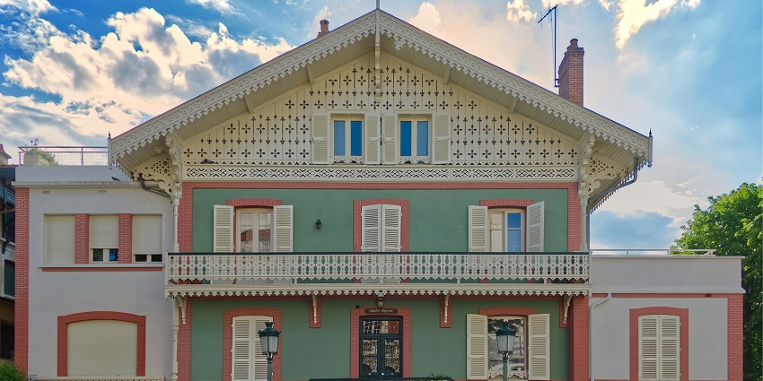 Enjoy Vichy’s soothing hot springs, perfect for a relaxing January getaway for all.