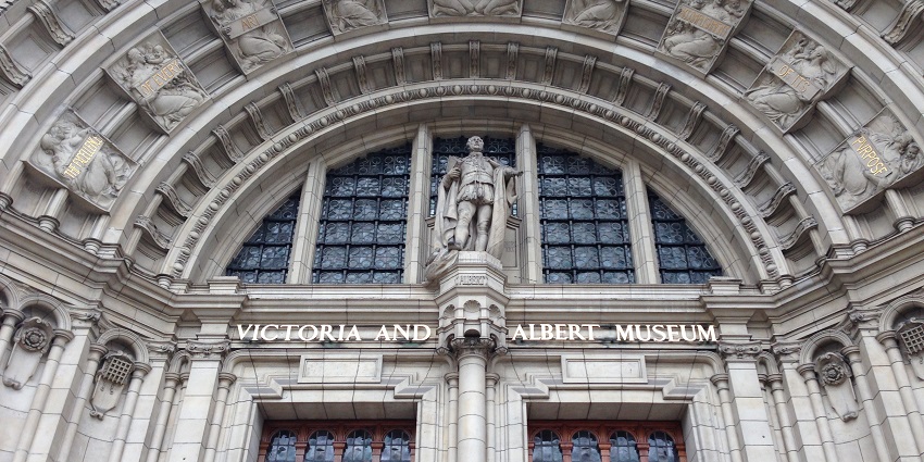 Entrance of Victoria and Albert Museum, the best place near Science Museum London.