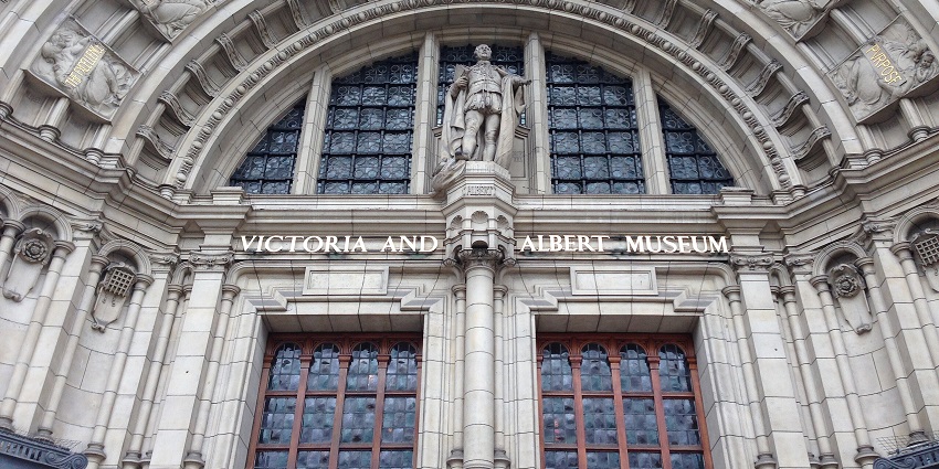 An image showing the grand entrance of the Victoria and Albert Museum in London.