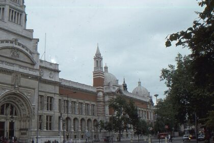 An image of Brompton Road outside the Victoria and Albert Museum located in London.