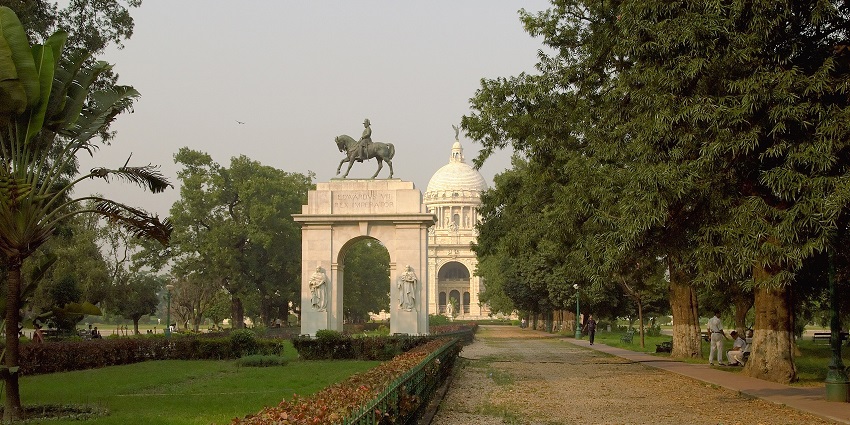 An image of Victoria Memorial Trail, one of the best options for trekking in Kolkata.