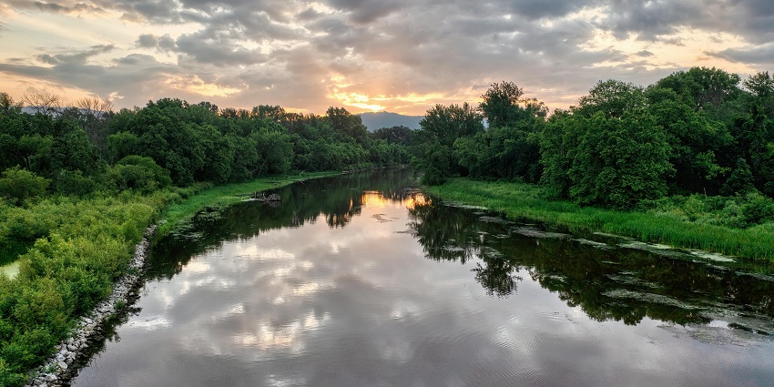 An image of Vishram Ghat with sunset making it one of the best places to visit near Mathura.