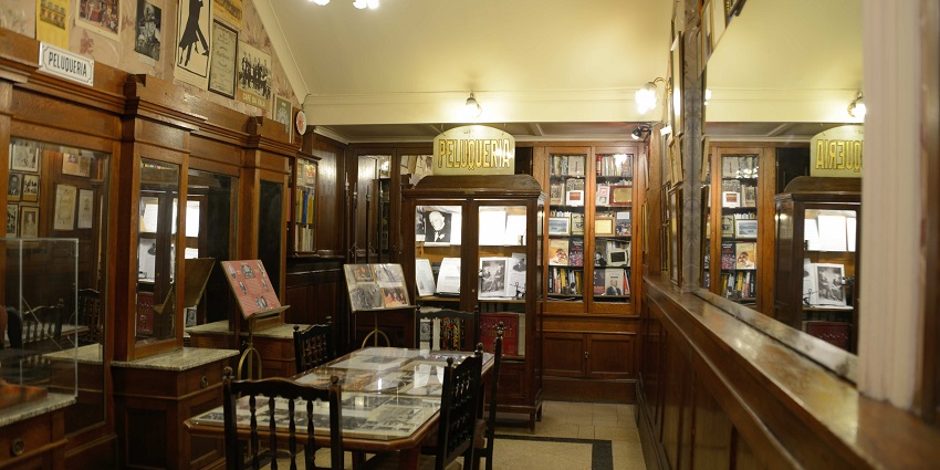 A cosy place to visit in Argentina to have some fun time, Cafe Tortoni