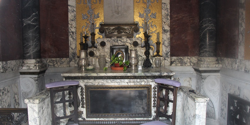 The interiors of Recoleta Cemetery, a place to visit in Buenos Aires