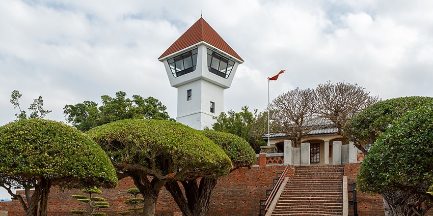 Enjoy gorgeous views and history at Tainan’s Anping Fort.