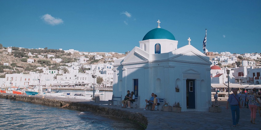 Visiting this church is one of the best things to do in Mykonos in November.