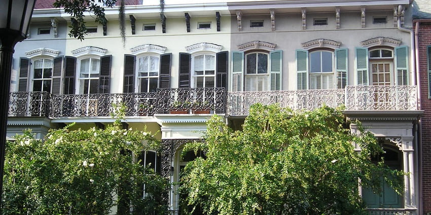 A glimpse of the Savannah Historic District has many beautifully restored homes.