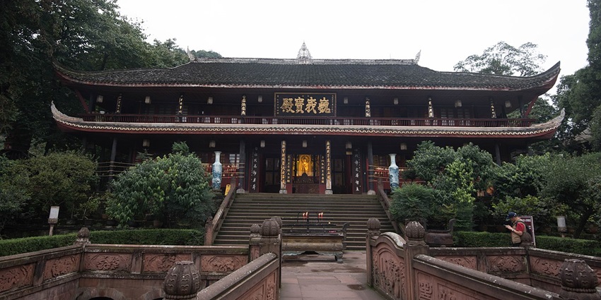 Snapshot of the historic Wannian Temple in China