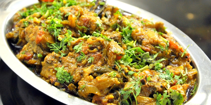 Local dish to enjoy the culinary delight of Nagpur.