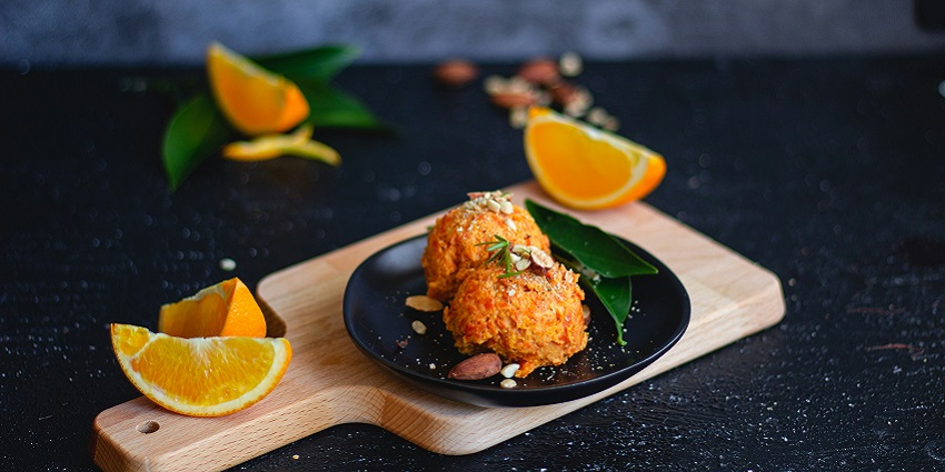 Relish beachside meals and authentic flavours at nearby restaurants in Canacona.
