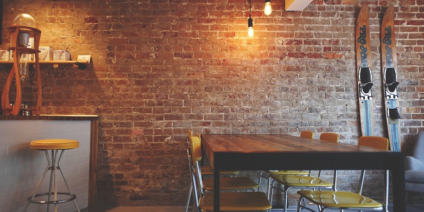 An image of a restaurant similar to what can be found around Dallas Fort.