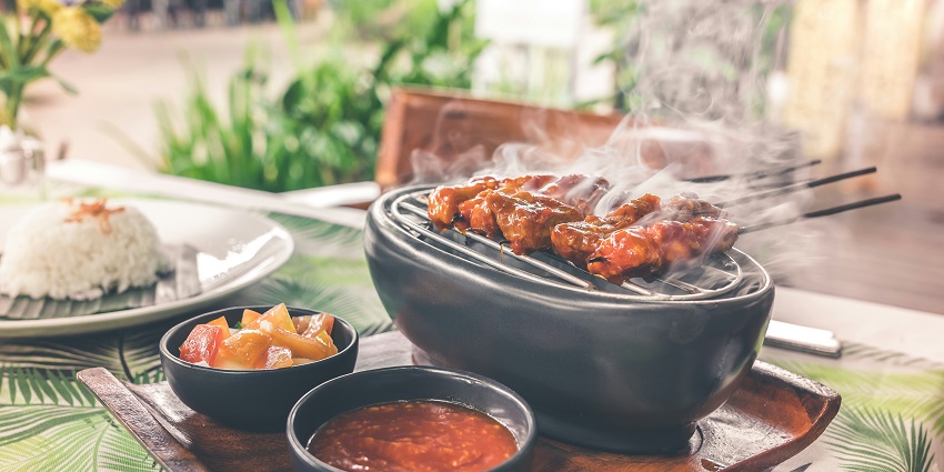  Indulge in the Bali’s culinary scene is a delightful blend of local and foreign flavours.
