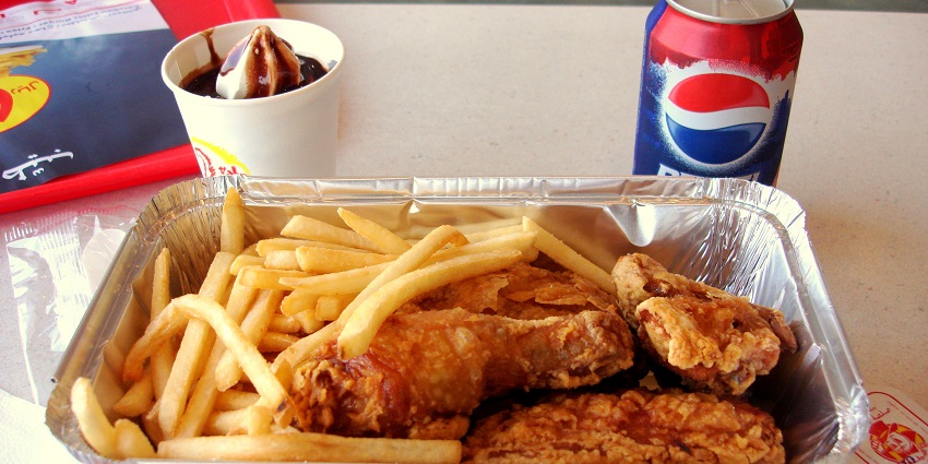 Traditional and modern cuisine near Al-Masjid an-Nabawi.