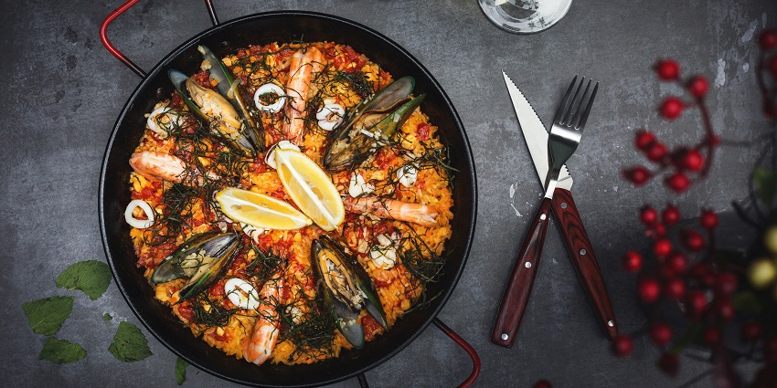 Local restaurants offering dining options, featuring international cuisines and others.