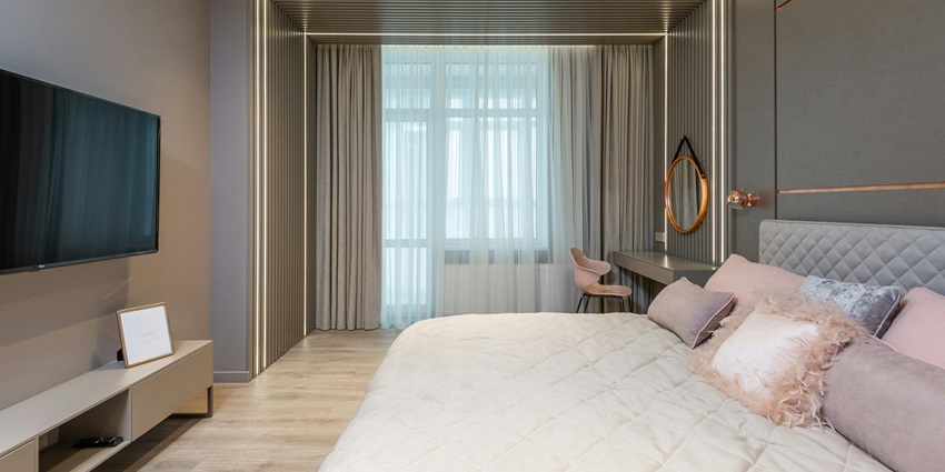 An image of hotels and resorts near the main destination offering comfortable accommodations.