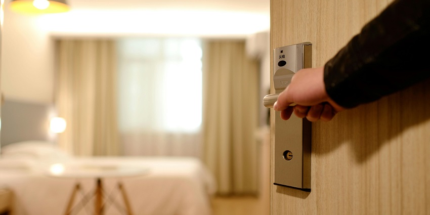 Room of a budget-friendly hotel catering to all experiences near the adventure park.