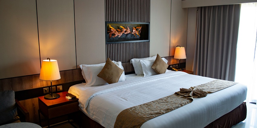 Trekkers can choose from diverse accommodations when trekking in Kumaon, Uttarakhand.