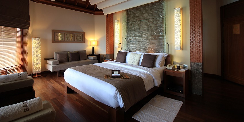Maldives travel guide provides the information about the nearest accommodation options.