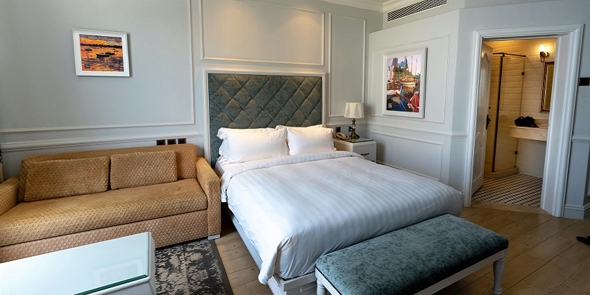 An image of a hotel room, an accommodation near the museum in Pune, Maharashtra.