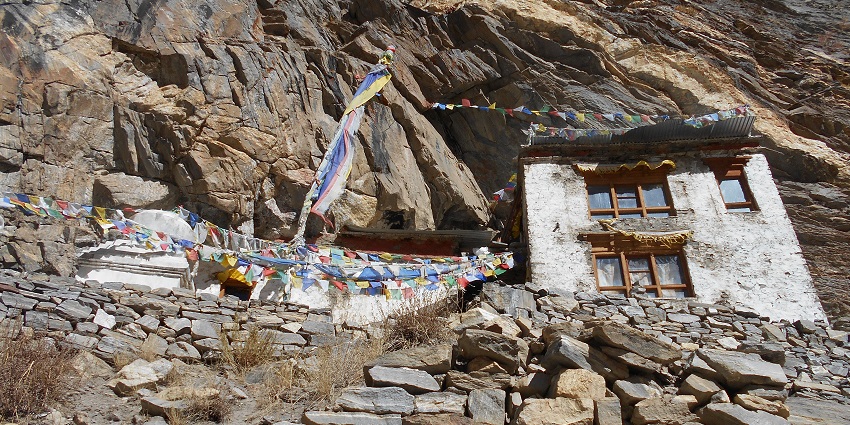 The Yamalung Hermitage is locate up the valley from the Samey Monastery in Tibet.