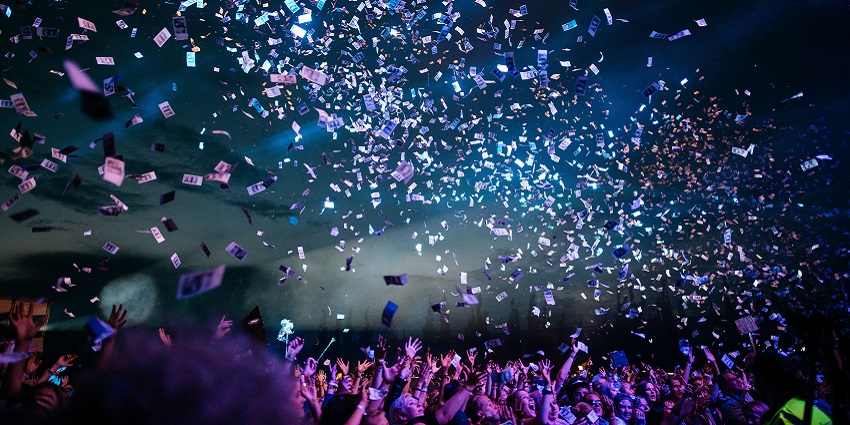 An image of a vibrant crowd enjoying the night at Zouk, a trendy nightclub in Las Vegas