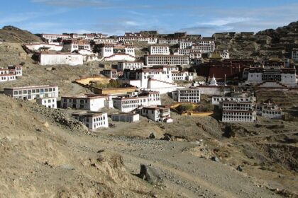 Witness the strong spiritual vibe and divine ambiance of buddhism at Ganden monastery.