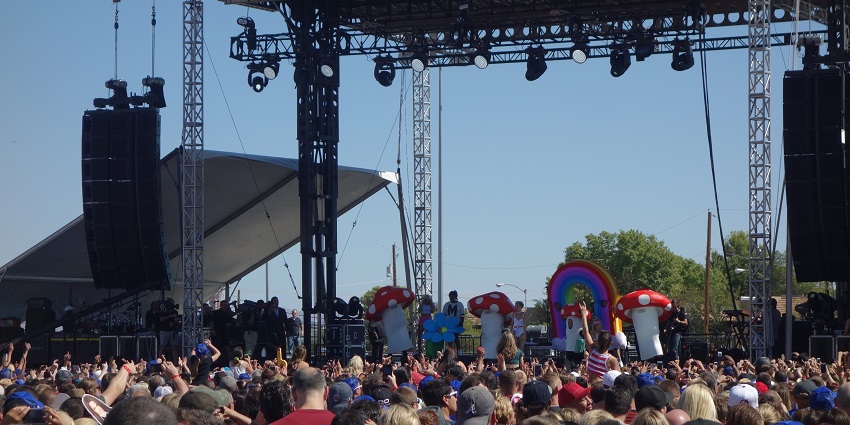 A performance at the iHeart Radio event, representing September music festivals in the USA.