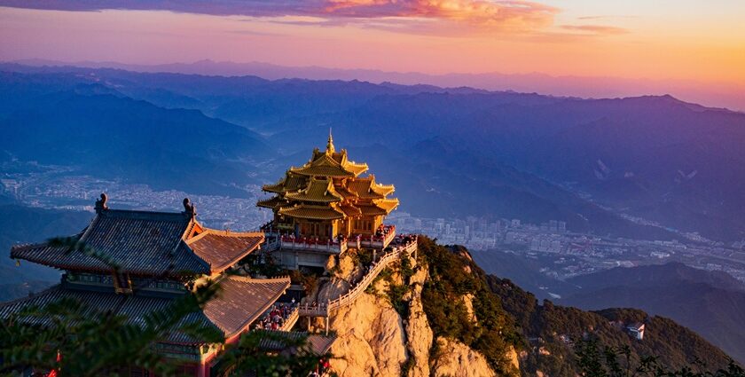 temple in China takes you on a ride of supreme divinity intertwined with architecture